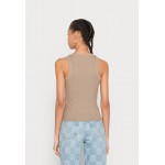 Kobiety T SHIRT TOP | Gina Tricot BONNIE TANK 2er Pack - Top - roasted cashew black/beżowy - HL47950