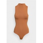 Kobiety T SHIRT TOP | Good American SCUBA FUNNEL TANK - Top - brown/brązowy - MF80591