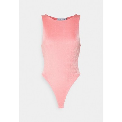 Kobiety T_SHIRT_TOP | IN THE STYLE CHARLOTTE GREEDY SLINKY HIGH NECK - Top - pink/różowy - XU73438
