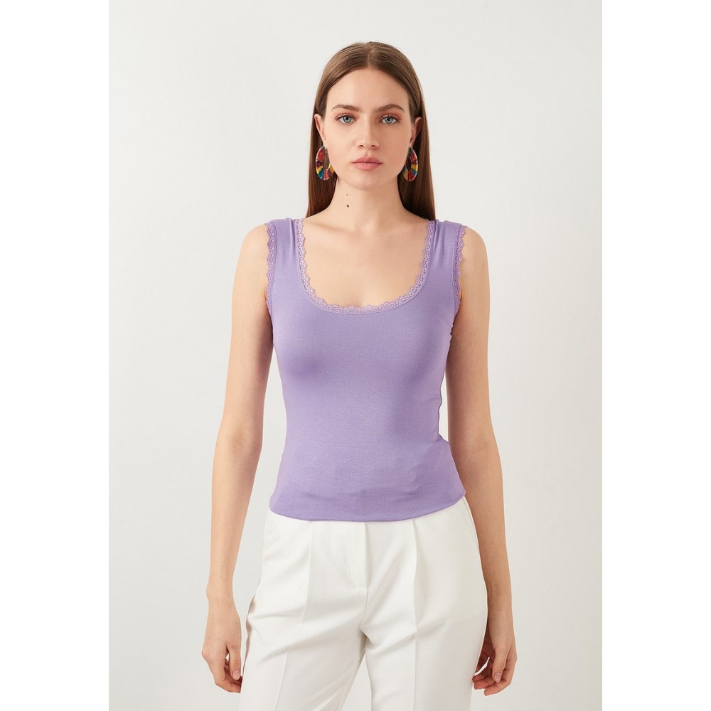 Kobiety T SHIRT TOP | LELA SQUARE NECK LACE DETAILED ATHLETE - Top - lilac/liliowy - FA89811