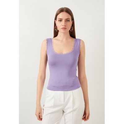 Kobiety T_SHIRT_TOP | LELA SQUARE NECK LACE DETAILED ATHLETE - Top - lilac/liliowy - FA89811