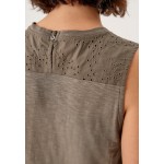 Kobiety T SHIRT TOP | s.Oliver MIT BRODERIE ANGLAISE - Top - dusty olive/zielony - NA93451