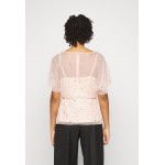 Kobiety SHIRT | Adrianna Papell BEADED BLOUSON FLUTTER - T-shirt z nadrukiem - blush/jasnoróżowy - YH75191