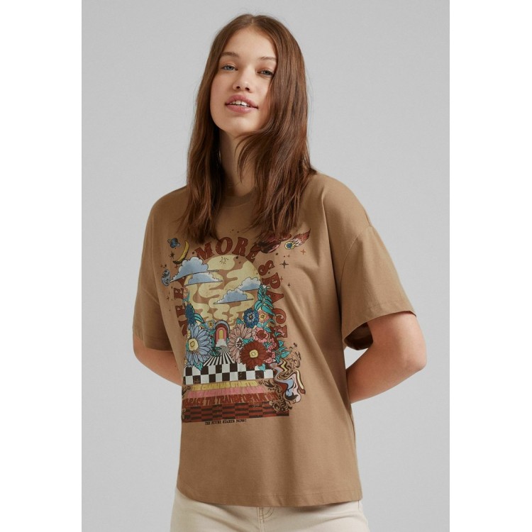 Kobiety T SHIRT TOP | Bershka MIT PRINT - T-shirt z nadrukiem - camel/wielbłądzi - AP73098