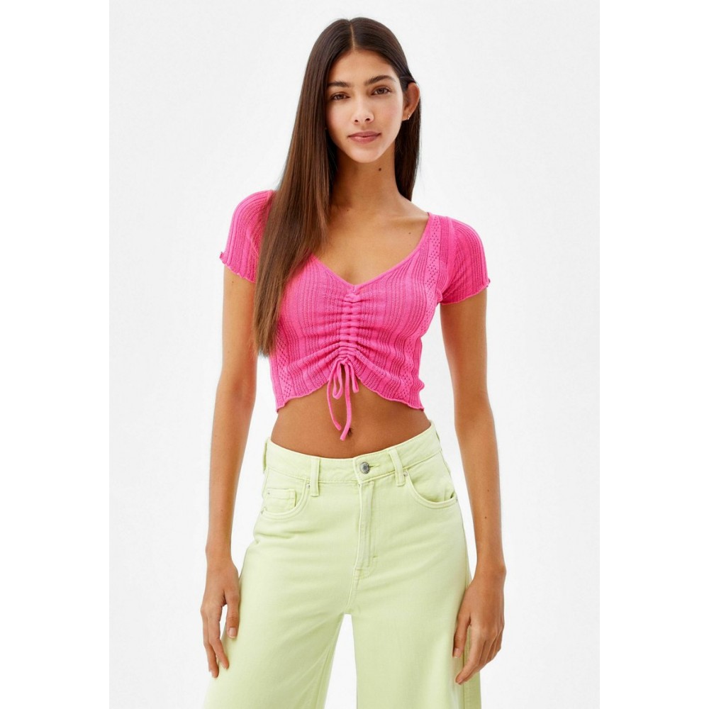 Kobiety T SHIRT TOP | Bershka SHORT SLEEVE GATHERED V-NECK - T-shirt z nadrukiem - pink/różowy - WP22872