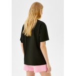 Kobiety T SHIRT TOP | Bershka T-shirt z nadrukiem - black/czarny - HN75574