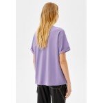 Kobiety T SHIRT TOP | Bershka WITH PRINT - T-shirt z nadrukiem - mauve - FL38241