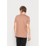 Kobiety T SHIRT TOP | Ellesse RORRI - T-shirt basic - brown/brązowy - QT93479