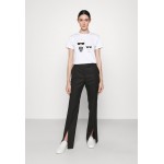 Kobiety T SHIRT TOP | KARL LAGERFELD IKONIK CHOUPETTE TEE - T-shirt z nadrukiem - white/biały - OC76029