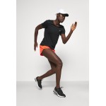 Kobiety T SHIRT TOP | Nike Performance RUN - T-shirt basic - black/bright crimson/silver/czarny - KO26318