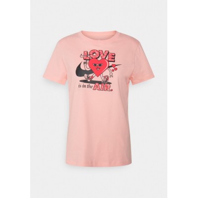 Kobiety T_SHIRT_TOP | Nike Sportswear TEE  - T-shirt z nadrukiem - bleached coral/jasnoróżowy - HM80773