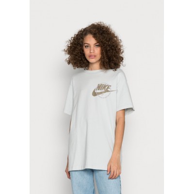 Kobiety T_SHIRT_TOP | Nike Sportswear TEE  - T-shirt z nadrukiem - photon dust/szary - QM30219