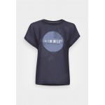Kobiety T SHIRT TOP | ONLY ONLHOPE BAT BOX - T-shirt z nadrukiem - night skyheart/granatowy - ON34755