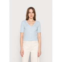 Kobiety T_SHIRT_TOP | ONLY ONLINC LAILA  BUTTON  - T-shirt basic - cashmere blue/jasnoniebieski - HD69985