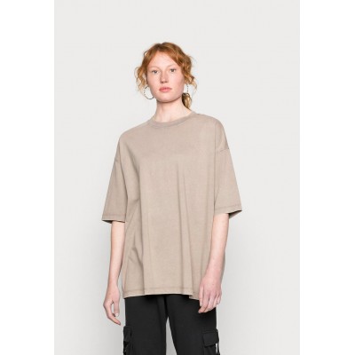 Kobiety T_SHIRT_TOP | ONLY ONLIVA LIFE OVERSIZE - T-shirt basic - walnut/brązowy - JQ01753
