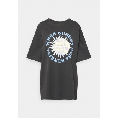 Kobiety T_SHIRT_TOP | ONLY ONLJOYFULL RAINBOW - T-shirt z nadrukiem - phantom/wielokolorowy - AA23044