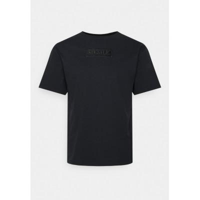 Kobiety T_SHIRT_TOP | SIKSILK ESSENTIAL TEE UNISEX - T-shirt z nadrukiem - black/czarny - KM27534