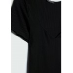 Kobiety T SHIRT TOP | Stradivarius MIT HERZAUSSCHNITT - T-shirt basic - black/czarny - GT88688