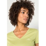 Kobiety T SHIRT TOP | TOM TAILOR DENIM RELAXED V NECK TEE - T-shirt basic - new pea green/jasnoczerwony - IQ64200