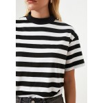Kobiety T SHIRT TOP | Trendyol T-shirt z nadrukiem - white/biały - SZ27757