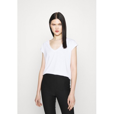 Kobiety T_SHIRT_TOP | Vero Moda FILLI V NECK  GA NOOS - T-shirt basic - bright white/biały - KB14143