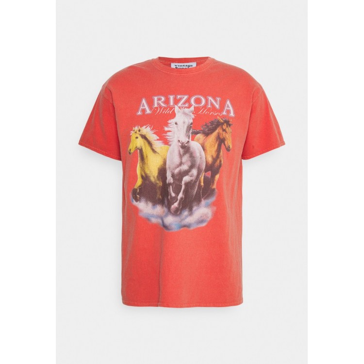 Kobiety T SHIRT TOP | Vintage Supply WILD HORSES ARIZONA GRAPHIC UNISEX - T-shirt z nadrukiem - od red/czerwony - NV38024