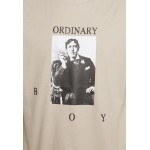 Kobiety T SHIRT TOP | Wasted Paris ORDINARY BOY UNISEX - T-shirt z nadrukiem - sand/beżowy - SV16917
