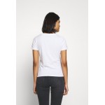 Kobiety T SHIRT TOP | Wrangler SIGN OFF TEE - T-shirt basic - white/biały - IL45766