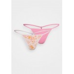 Kobiety UNDERPANT | Out From Under for Urban Outfitters OFU DESIGN 2 PACK - Stringi - ditsy/begonia pink/wielokolorowy - ME83118