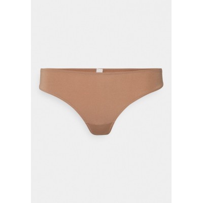 Kobiety UNDERPANT | Esprit SHINY FASHION - Stringi - skin beige/nude - OG56083