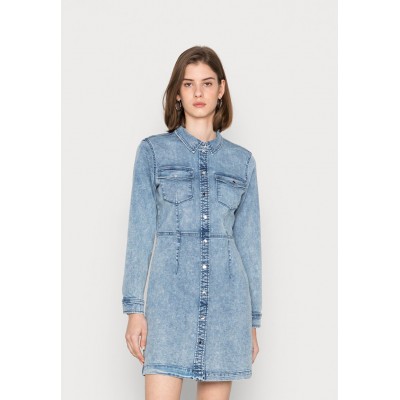 Kobiety DRESS | ONLY ONLTAMMI DRESS - Sukienka jeansowa - medium blue denim/jasnoniebieski - GC92716
