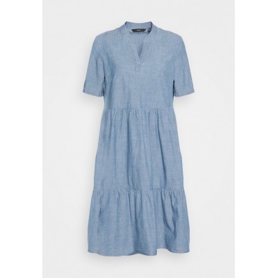 Kobiety DRESS | Vero Moda Tall VMPAULINA TIERED - Sukienka jeansowa - medium blue denim/niebieski denim - NA79160