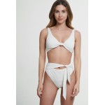 Kobiety BEACH TROUSER | VIDA SWIM Dół od bikini - weiß/biały - ME94024