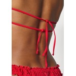 Kobiety BIKINI TOP | Guess STRING BANDEAU - Góra od bikini - torch pink/czerwony - HM63107