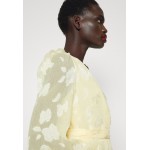 Kobiety DRESS | Lauren Ralph Lauren CRINKLED FLORAL JACQUARD GOWN - Suknia balowa - yellow bloom/żółty - BA22601