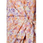 Kobiety DRESS | Closet LONDON PLEATED WRAP DRESS - Sukienka koktajlowa - peach/pomarańczowy - CX84199