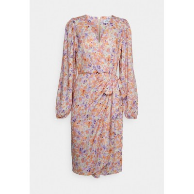 Kobiety DRESS | Closet LONDON PLEATED WRAP DRESS - Sukienka koktajlowa - peach/pomarańczowy - CX84199