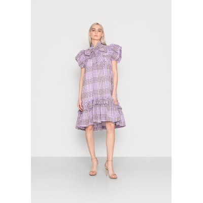 Kobiety DRESS | Selected Femme MALIKE SHORT RUFFLED DRESS - Sukienka koktajlowa - african violet/liliowy - TI17288