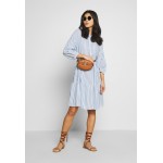 Kobiety DRESS | Culture NOOR STRIPE DRESS - Sukienka koszulowa - mazarine blue/jasnoniebieski - NN40983