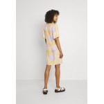 Kobiety DRESS | Moves JINNA - Sukienka koszulowa - impala/żółty - DZ74625