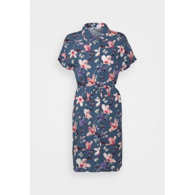 Kobiety DRESS | ONLY Petite ONLNOVA LIFE SHIRT DRESS  - Sukienka koszulowa - vintage indigo butterfly floral/niebieski - QP26620