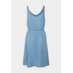 Kobiety DRESS | ONLY Tall ONLPEMA KARMEN LIFE - Sukienka letnia - medium blue denim/niebieski denim - VG74157