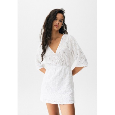 Kobiety DRESS | PULL&BEAR Sukienka letnia - white/biały - DU22190