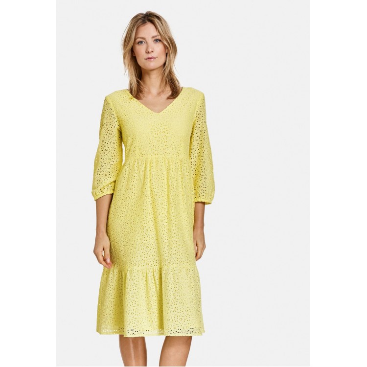 Kobiety DRESS | Taifun KURZ GESTUFTES SPITZEN - Sukienka letnia - sunflower/żółty - ZB06611