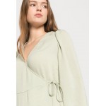 Kobiety DRESS | Vero Moda VMFRIGGA WRAP DRESS - Sukienka letnia - desert sage/zielony - OF26084
