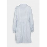 Kobiety DRESS | VILA PETITE VITYLLA V NECK SHORT DRESS - Sukienka letnia - kentucky blue/white/niebieski - XO97226