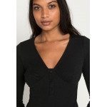 Kobiety T SHIRT TOP | Glamorous BODYCON BODYSUIT WITH PLUNGE NECKLINE - Bluzka z długim rękawem - black/czarny - GA60999