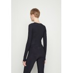 Kobiety T SHIRT TOP | MM6 Maison Margiela BODY - Bluzka z długim rękawem - black/czarny - LE04834