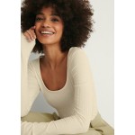 Kobiety T SHIRT TOP | NA-KD RECYCELTES - Bluzka z długim rękawem - offwhite/biały - AG50513