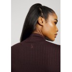 Kobiety T SHIRT TOP | Nike Performance LUXE - Bluzka z długim rękawem - brown basalt/light chocolate/brązowy - FR95401
